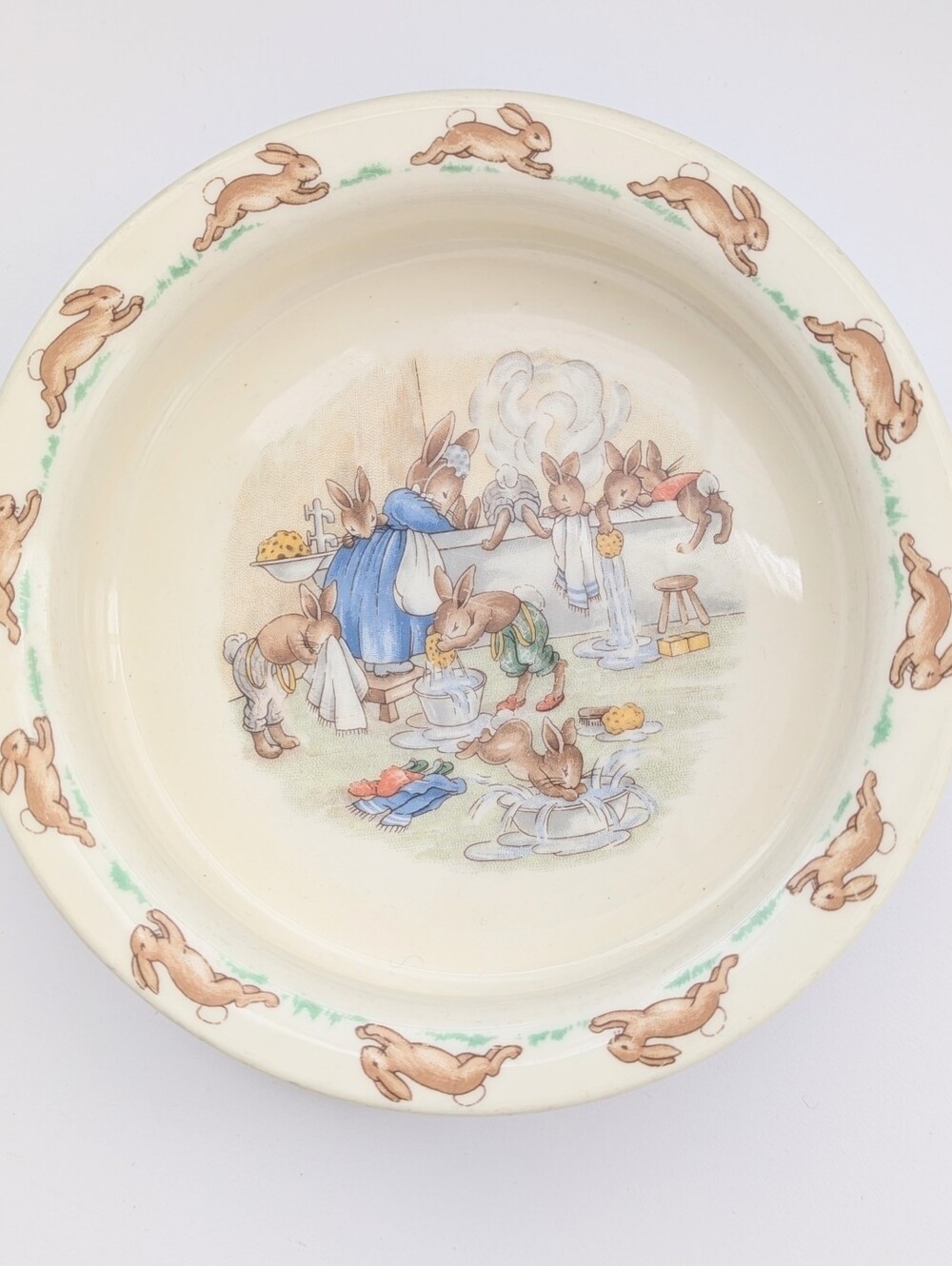 Royal Doulton Bunnykins English Fine Bone-China Albion Shaped Bath Scene Bowl